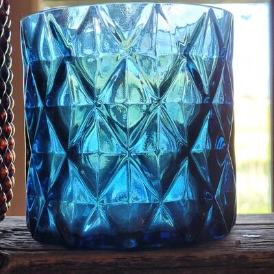 Lot 158: (2) Glass Vessels