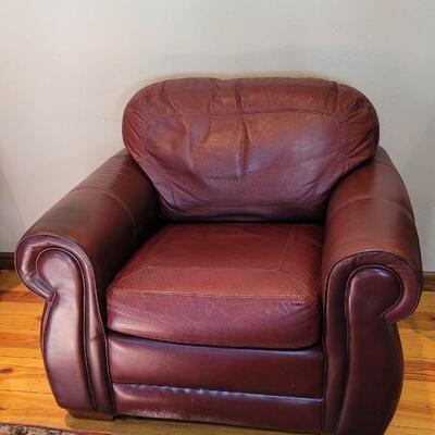 Lot 167: La-z-Boy Leather Chair & Ottoman 