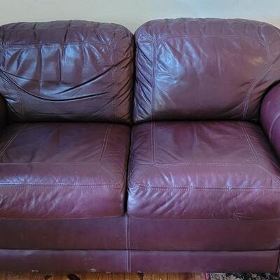 Lot 172: La-z-Boy Leather Loveseat