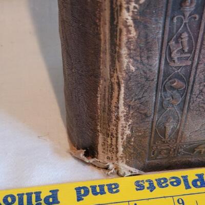 Lot 180: 1925 Library of Health Book