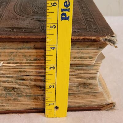 Lot 180: 1925 Library of Health Book