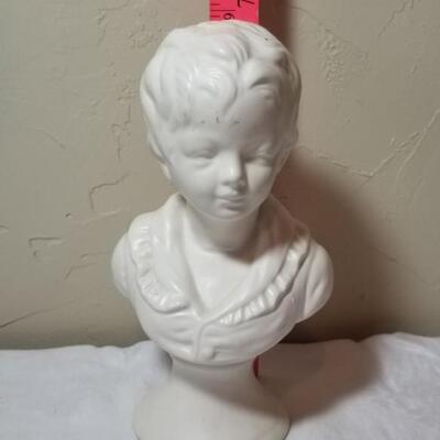 Lot 209: Dresser Top Bust