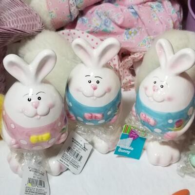 Lot 213: Easter Decorations Lot