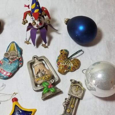 Lot 218: Vintage Christmas Ornaments Lot