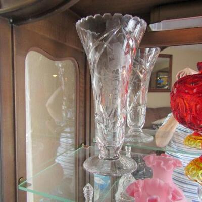 LOT 54 GLASS CANDY DISH & MATCHING VASES
