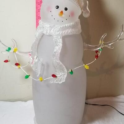 Lot 229: Light Up Snowman (hat needs to be re-attached)