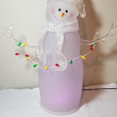 Lot 229: Light Up Snowman (hat needs to be re-attached)