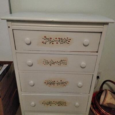 LOT 97 SMALL CHEST OF DRAWERS 