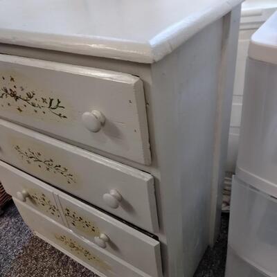 LOT 98 CHEST OF DRAWERS 