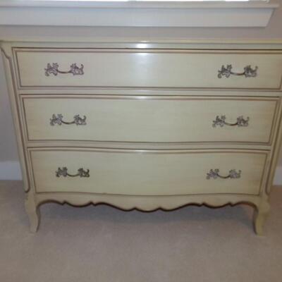 LOT 31 AUVERGNE SOLID APPALACHIAN BEECH CHEST OF DRAWERS 