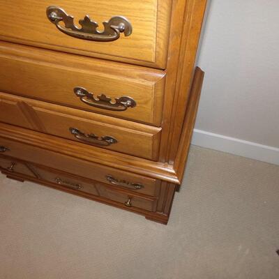 LOT 35 STACKING CHEST OF DRAWERS 