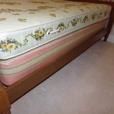 LOT 38 FULL SIZED BED MATTRESS / BOXSPRING & FRAME