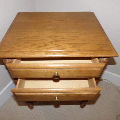LOT 39 SUMTER CABINET CO.  NIGHTSTAND & LAMP 