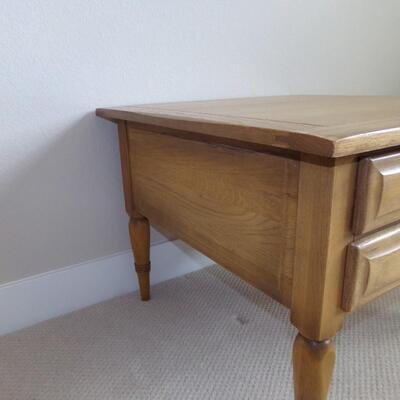LOT 41 TWO DRAWER END TABLE WITH SMALL LAMP