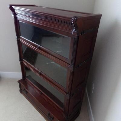 LOT 42 ANTIQUE 5 SECTION BARRISTER/LAWYER'S BOOKCASE 