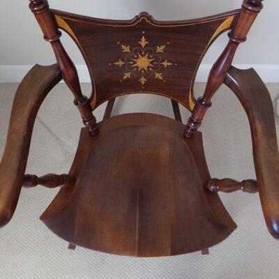 LOT 43 ANTIQUE WOODEN ROCKING CHAIR 