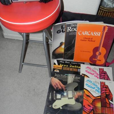LOT 43  MUSIC FOLDING STOOL & MICROPHONE