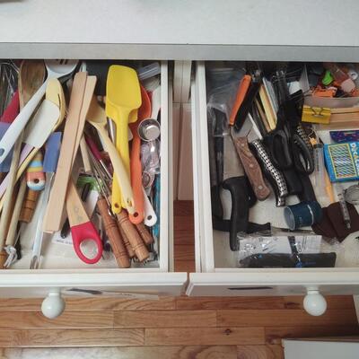 146 - Drawer Contents