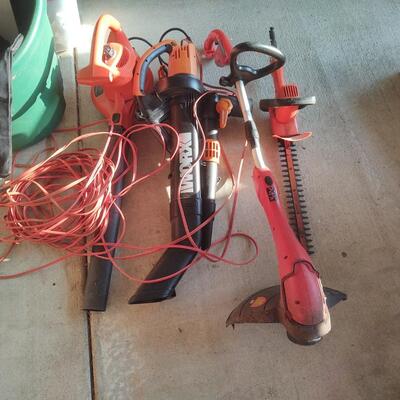 152 - Electric Outdoor Tools & Leaf Bin