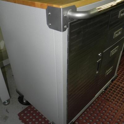 LOT 51  METEL STORAGE CABINET
