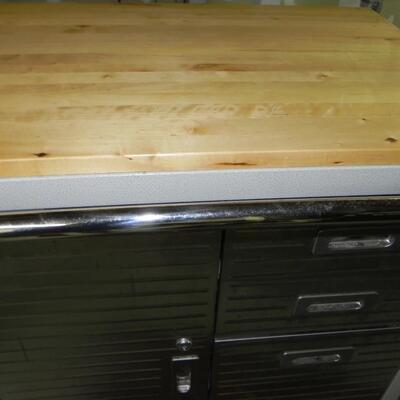 LOT 51  METEL STORAGE CABINET