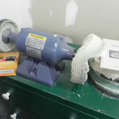 LOT 56 BALDOR BUFFER