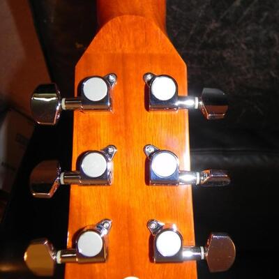 LOT 3  FENDER ACUSTIC GUITAR