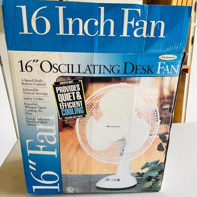Lot 169   LAKEWOOD 16" OSCILLATING FAN