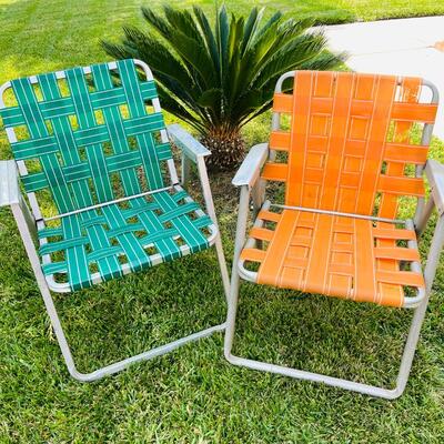 LOT 172  VINTAGE ALUMINUM FRAME FOLDING YARD CHAIRS 