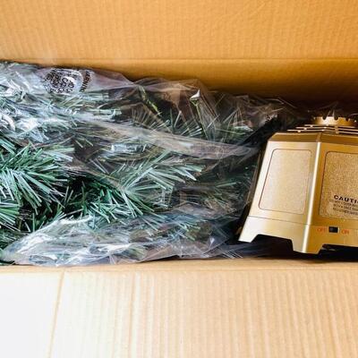 LOT 176  VINTAGE FIBER OPTICS CHRISTMAS TREE 48" TALL STILL IN BOX