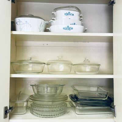 LOT 181  3 SHELVES FULL OF GLASS BAKE WARE ALL SIZES