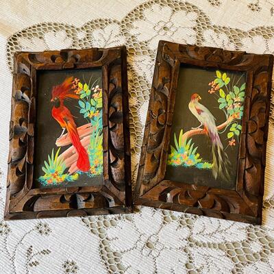 LOT 186 ST  VINTAGE FEATHER BIRD PICTURES CARVED FRAMES