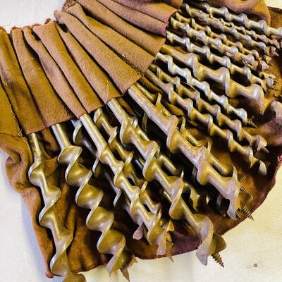 LOT 197  VINTAGE THOR ELECTRIC DRILLS W/DRILL BITS 