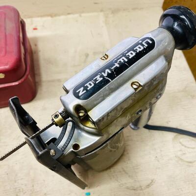 LOT 199  VINTAGE CRAFTSMAN ELECTRIC JIGSAW