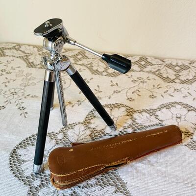 LOAT 201  VINTAGE "BABY LEGS" TRI-POD LEATHER CASE 