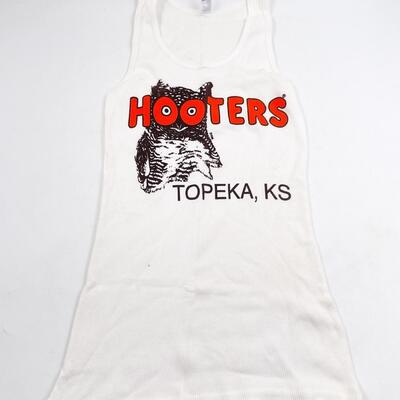 HOOTERS TOPEKA KS WHITE TANK - WOMENâ€™S SIZE L