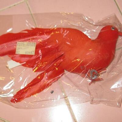Lot 208 MS Group 36 Artificial 7" Red Birds / Cardinals Crafts Decorations San Lorenzo Wired