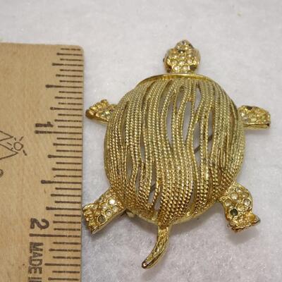 Gold Tone Sea Turtle Brooch 