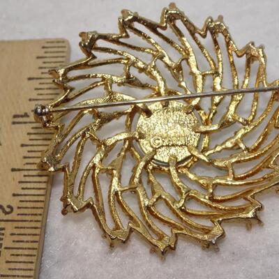 Gold Tone Sarah Coventry Round Floral Brooch