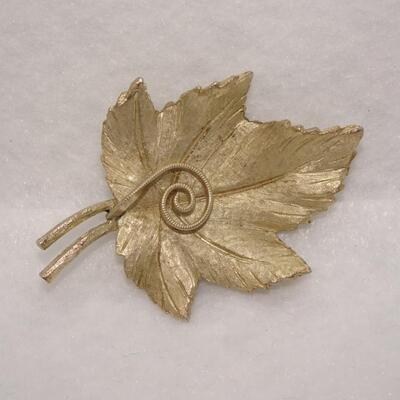 Pretty BSK Gold Leaf Pin 