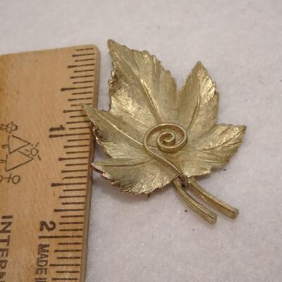 Pretty BSK Gold Leaf Pin 