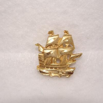 Gold Tone Sailing Pirate Ship Pin 
