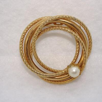 Gold Tone Mid Century Ovals & Pearl Brooch 