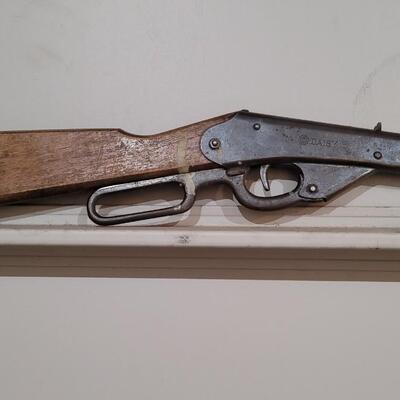 Lot 230: Vintage Daisy BB Gun