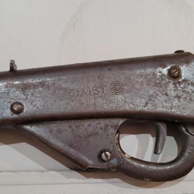Lot 230: Vintage Daisy BB Gun