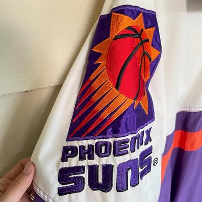 VINTAGE â€œPHOENIX SUNSâ€ WINDBREAKER JACKET - SIZE MEDIUM