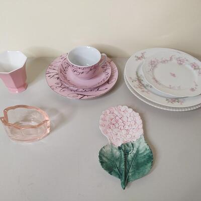 121 - Pink Serving Items