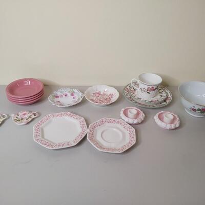 121 - Pink Serving Items