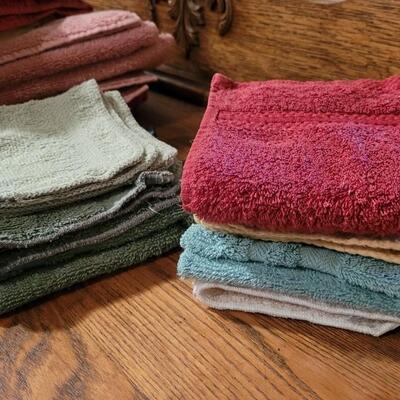 Lot 238: Assorted Size Home Towels 