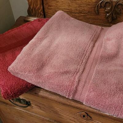 Lot 238: Assorted Size Home Towels 